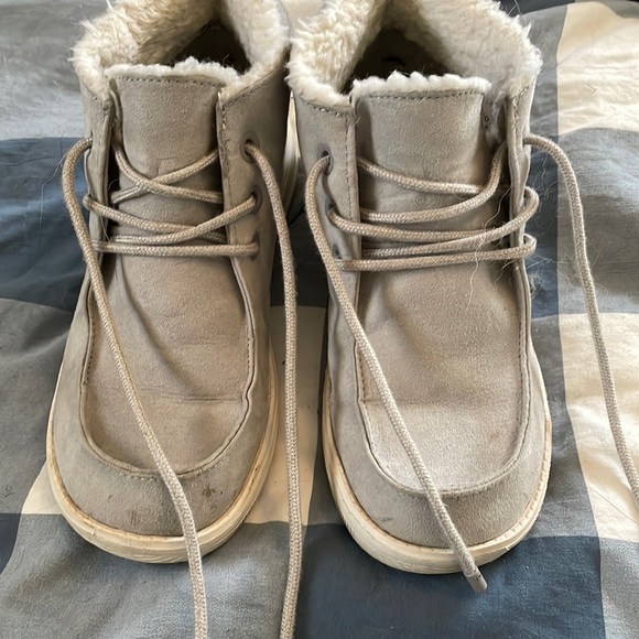 SO Shoes - SO Gray Fleece Boots - Size 7